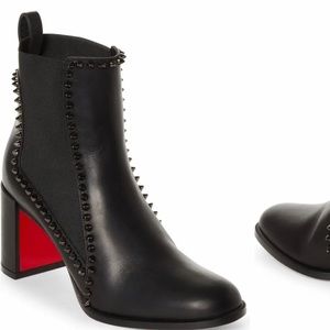 Selling brand new Christian Louboutin was a Christmas gift from my sister